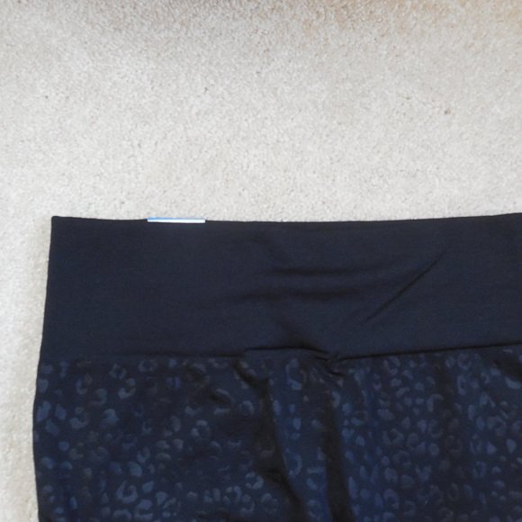 INC International Concepts Women's Animal Print Leggings - Seamless, High-Waisted, Embossed Knit (Black Leo) - View #6